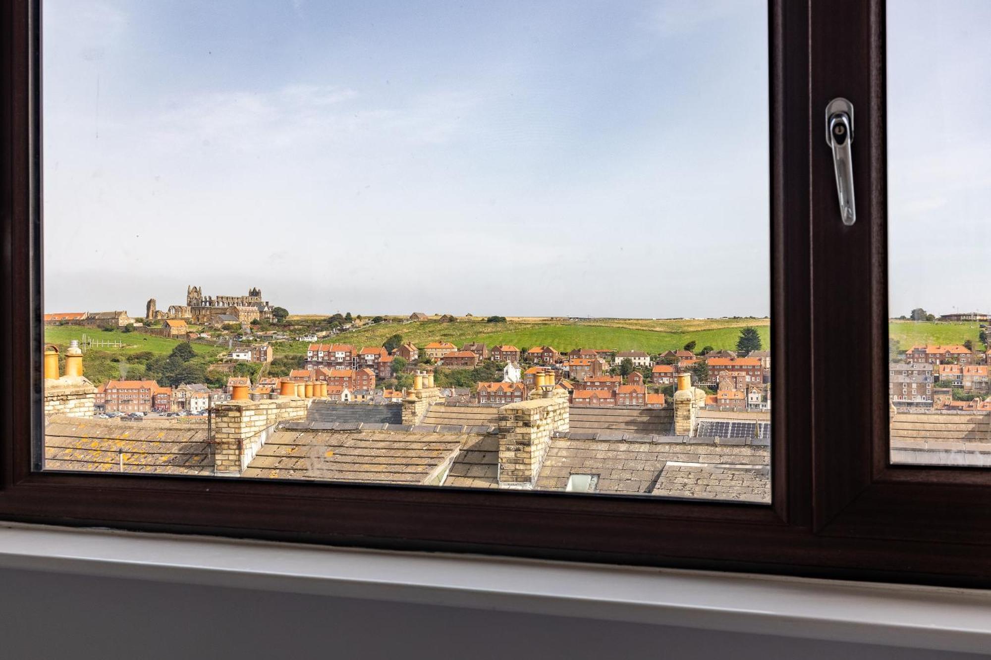 Rovers' Retreat Whitby George Street Экстерьер фото